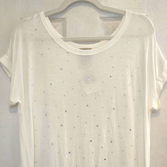 Vocal NWOT Womens White Top With Bling - Picture 8 of 8